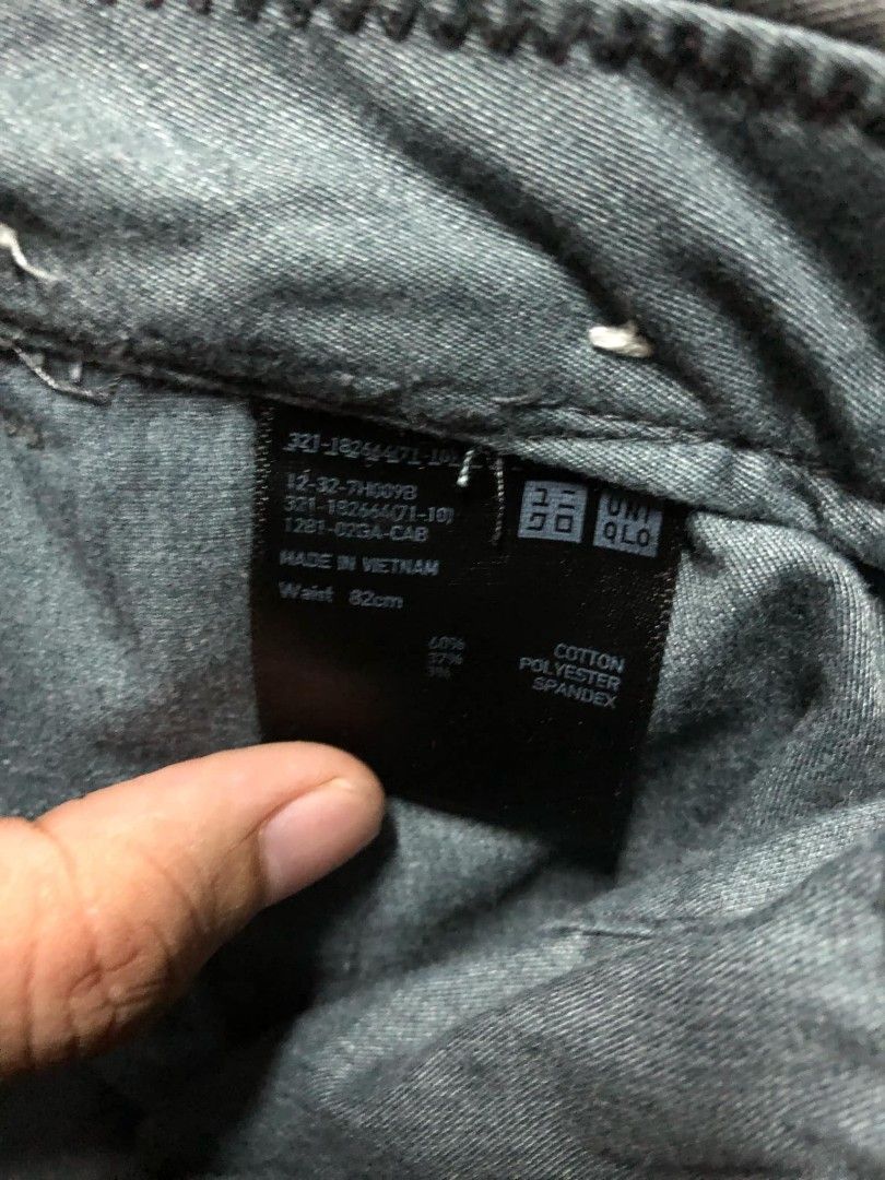 Uniqlo Trouser Pants (Category: Trousers) located in Makati City. Submitted by Johnny228 (Listing ID 1349342842, Image 3). Description: Uniqlo Trouser Pants not sure if chino or trouser but super good condition. Fits 32 RFS : Decluttering.