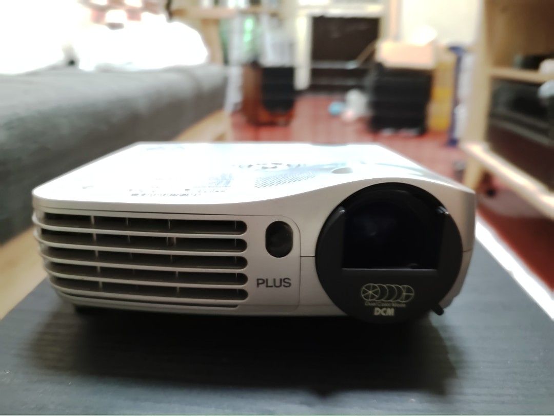 V339 Plus Portable Projector (Category: Projectors) located in Quezon City. Submitted by glempol-1 (Listing ID 1349288673, Image 3). Description: slightly used for professional presentation no issue perfect for FUll HD movie.