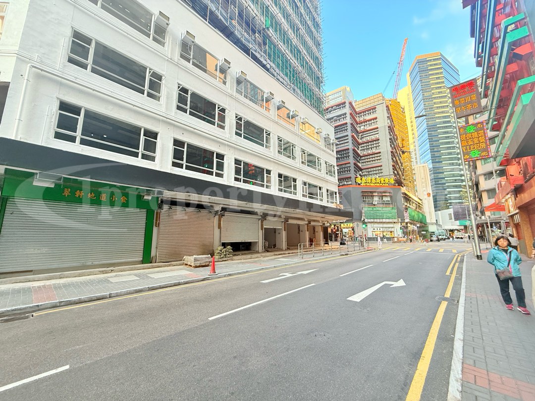 ⬆️ 28A Hung To Road 🔋 Tak Sun Building - Ground Floor 🔋 *All units come with a food manufacturing license* Intersection of Hung To Road Massive pedestrian flow Dual station advantage CBD2 Office and industrial buildings abound62863194468483113
