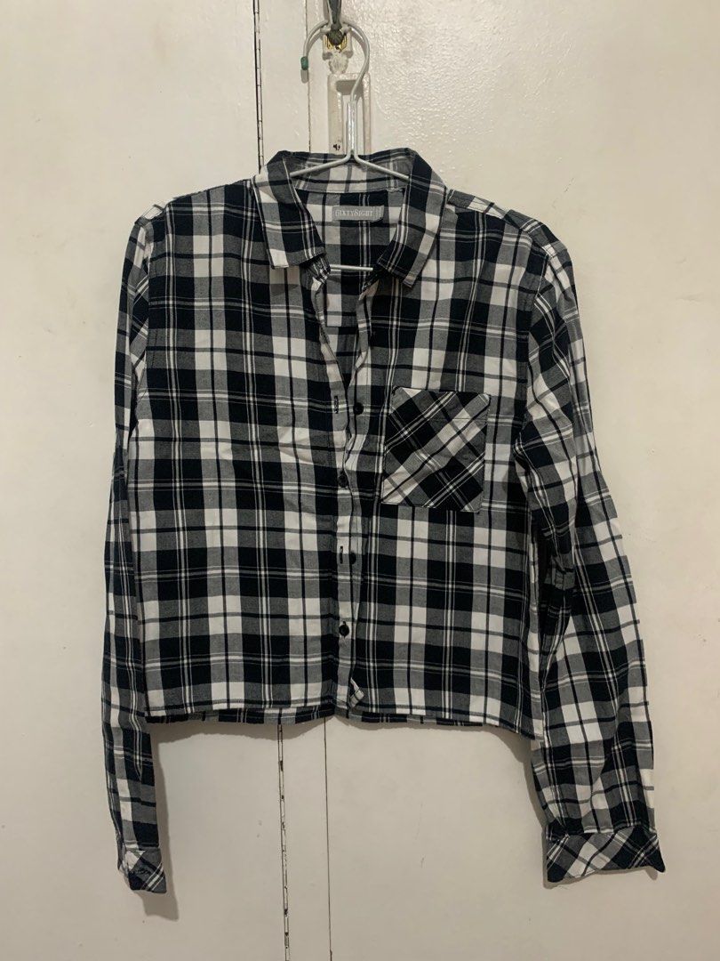 6ixty8ight cropped b&w flannel (Category: Longsleeves) located in Malabon City. Submitted by decluttergyal (Listing ID 1349529713, Image 1). Description: Got this from HK worn once. Size indicated is small but will definitely fit an XS. Worn once then never again..