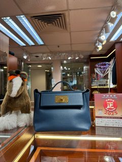 （分類：）位於 。 由 360_Luxury 提交（商品編號 1306879026，圖片 1）。簡介： 。
