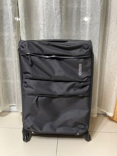 American tourister medium size luggage