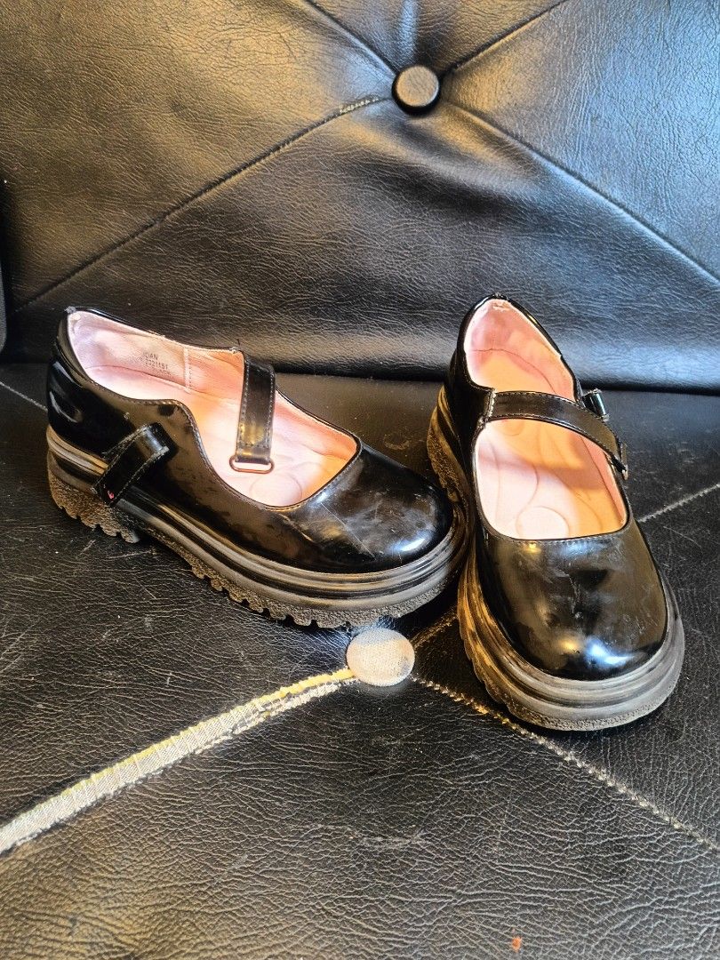 Barbie Black Shoes (Category: Babies & Kids Fashion) located in Davao. Submitted by clecle1 (Listing ID 1349406480, Image 3). Description: needs cleaning. I think nasa size 33-34. nabura npo Kasi. Gamit ito Ng anak ko when she was 9 yo..