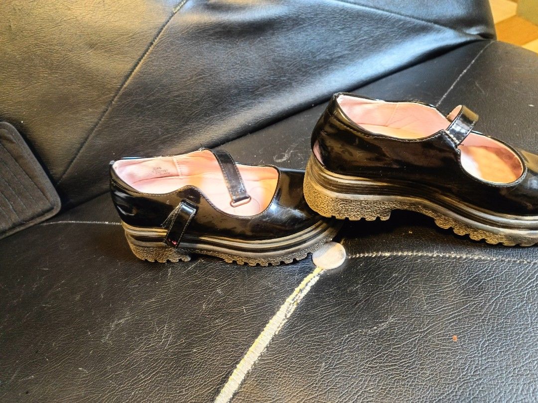 Barbie Black Shoes (Category: Babies & Kids Fashion) located in Davao. Submitted by clecle1 (Listing ID 1349406480, Image 2). Description: needs cleaning. I think nasa size 33-34. nabura npo Kasi. Gamit ito Ng anak ko when she was 9 yo..