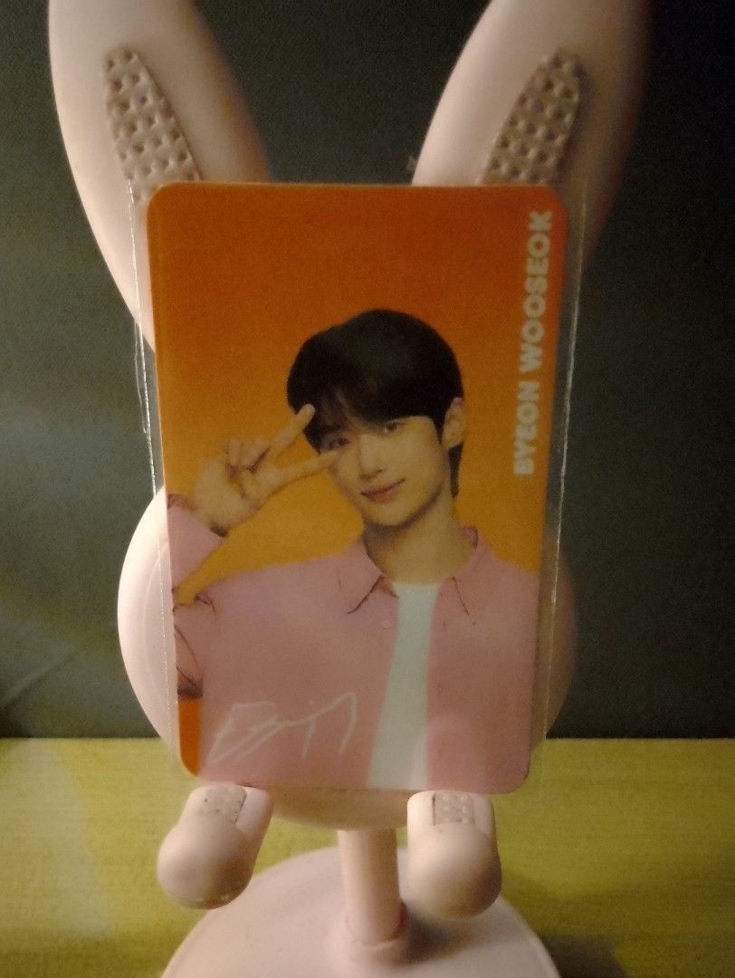 Byeon Woo Seok Dunkin' Photocard (Category: K-Wave Merchandise) located in Manila. Submitted by emoadrian_ (Listing ID 1349540913, Image 1). Description: Selling my Byeon Woo Seok Dunkin' Photocard (pandagdag bayad sa tuition).