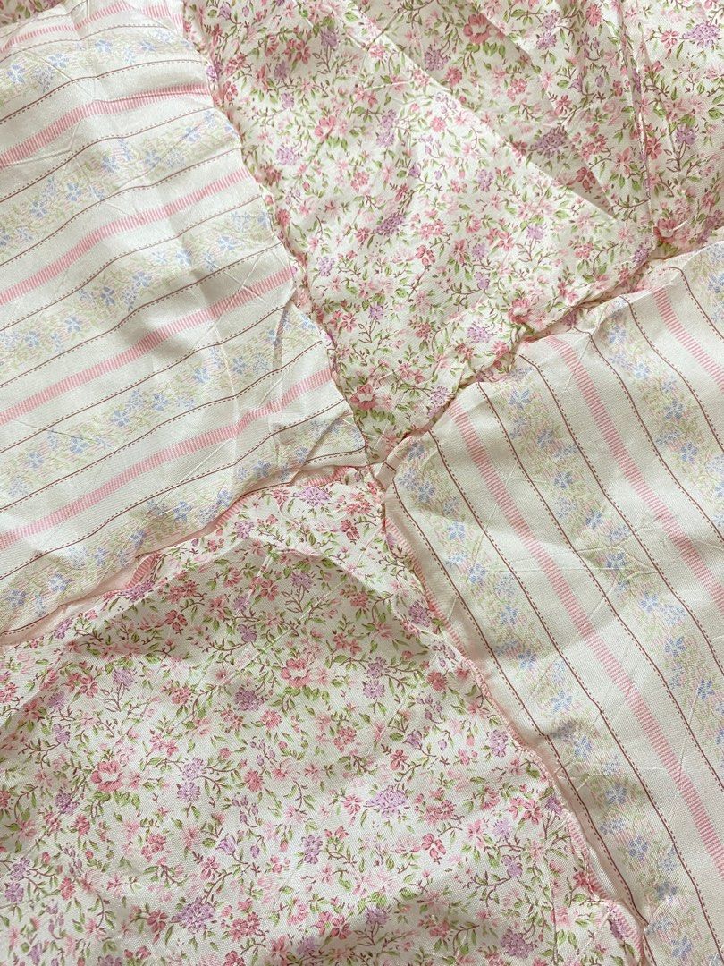 Comforter pink patch work floral (Category: Bedding & Towels) located in Manila. Submitted by claygh (Listing ID 1349440057, Image 2). Description: Double bed sizer .
