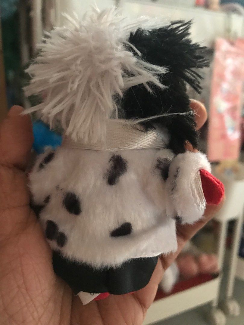 Cruela De Vil Keychain hongkong (Category: Character Goods) located in Manila. Submitted by lilypott (Listing ID 1349397971, Image 2). Description: .