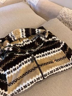 可愛的棕色外套，像熊一樣64208763369345110