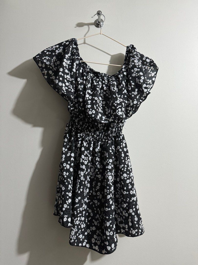 Floral Off Shoulder Romper (Category: Rompers) located in Makati City. Submitted by danandy12 (Listing ID 1349538010, Image 2). Description: Flowy and nice fit! Also very easy to wear and suits well for chill days and fancy nights ❤️‍🔥 One of my faves! Size: S but can fit M RFS: I love it, but I’ve changed my style .