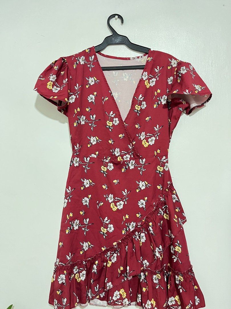 floral red wrap around dress (Category: Dresses) located in Manila. Submitted by kiaminno (Listing ID 1349502501, Image 1). Description: .