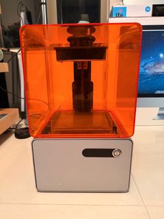 Form 1 Resin 3D printer456495525968619520