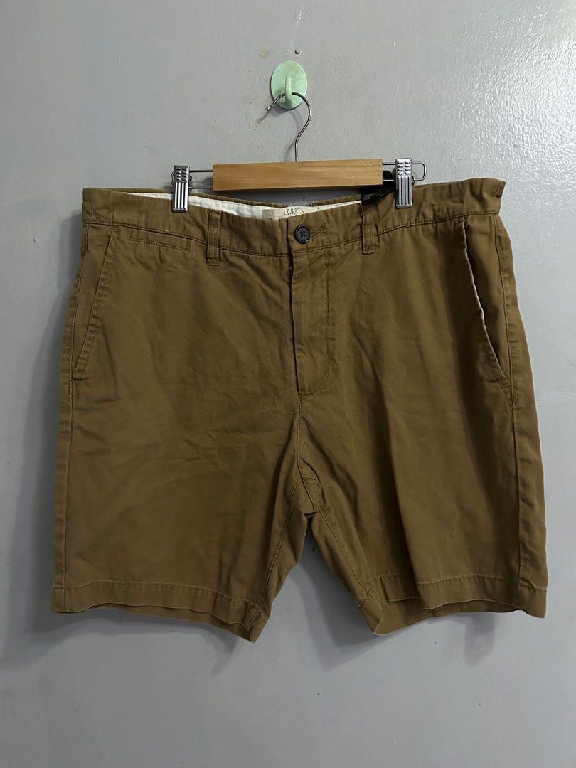 H&M khaki chino short (Category: Chinos) located in General Trias. Submitted by Theoseller28 (Listing ID 1349369180, Image 1). Description: .