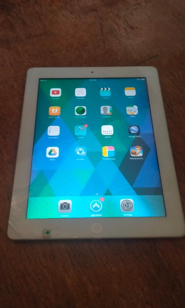 iPad 2 (16GB, WiFi) – Good Condition! (Category: iPad) located in Pasay City. Submitted by silentbear_c00b58 (Listing ID 1349370163, Image 1). Description: iPad 2 (16GB, WiFi Only) – Good Condition! Price: ₱1500(negotiable) Details: WiFi only model, no SIM slot. Fully functional and still works great. Screen was replaced after a crack but is now protected with plastic since replacement. Minor scratches at the back (normal wear and tear). No charg