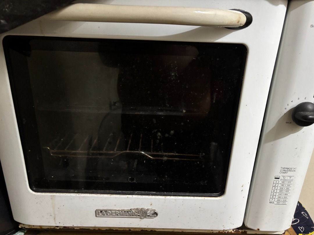 La Germania Table Top Oven and Baking-related stuff (Category: Bakeware) located in Quezon City. Submitted by arakae (Listing ID 1349544648, Image 2). Description: Package Inclusion: La Germania Table SL 100 Table Top Oven Baking related stuff like molders, pans, cupcake holders, etc. Oven was not used for about 5 months already From 16k to 10k RFS: Change Hobby Location: Culiat, QC.