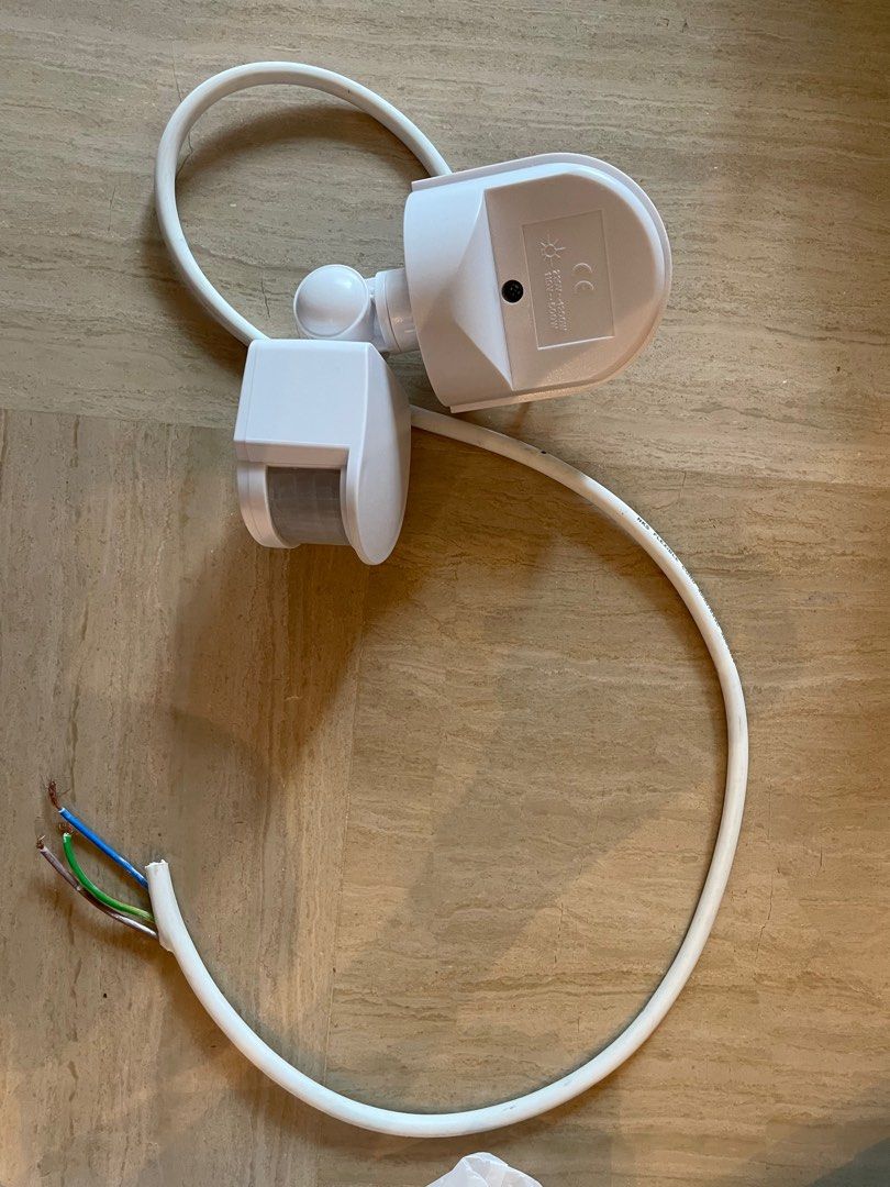 Motion sensor (Category: Other Home Appliances) located in Singapore. Submitted by bballmastaa (Listing ID 1349468817, Image 2). Description: .