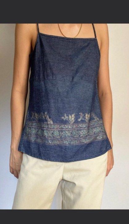 Open-Back Top (Category: Sleeveless) located in Tacloban City. Submitted by preluvdby_e (Listing ID 1349380805, Image 1). Description: Size s-m.