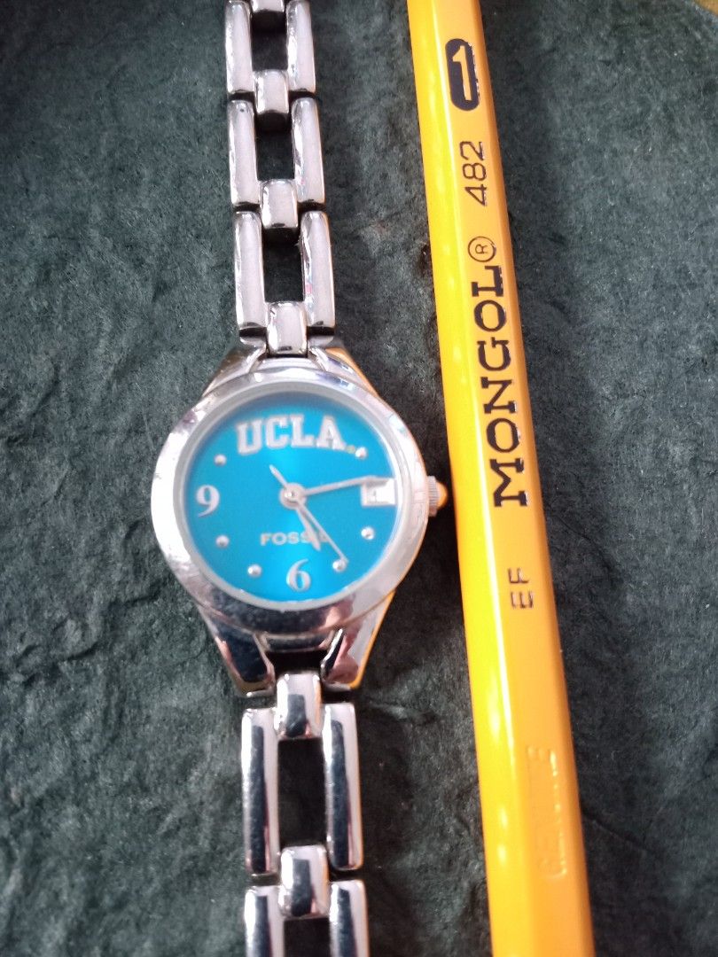 Preloved Fossil Watch - College Collection (Category: Women's Watches) located in Binangonan. Submitted by chingtp (Listing ID 1349403725, Image 1). Description: ✅Fossil College Collection ‼️Needs new battery; preloved with slight scratch; bought from US Disney 💲P1800 📍 Calumpang, Binangonan, Rizal.