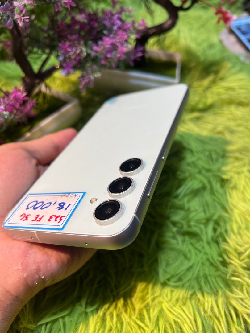 Samsung S23 fe (Category: Samsung) located in Quezon City. Submitted by mubrogadgets (Listing ID 1349465852, Image 3). Description: ka mubro avail now and bagsak presyu ang❤️ Samsung S23 fe Sa halagang 18000 pesos only guys 256gb No issue ntc approval open for cod or cop nationwide via lbc legit supplier of original samsung and iphone #MurangGadgets #fypシviralシ2024 #gadgets2023 #mubrogadget #gadgets2023 #fypviralシ #bargain #samsunggalaxy #murangs