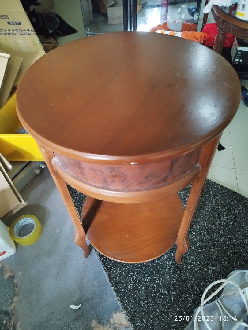 Side table (Category: Tables & Sets) located in Kuala Lumpur. Submitted by naturelover7 (Listing ID 1349487632, Image 2). Description: side table untuk dijual... pickup area Melawati.