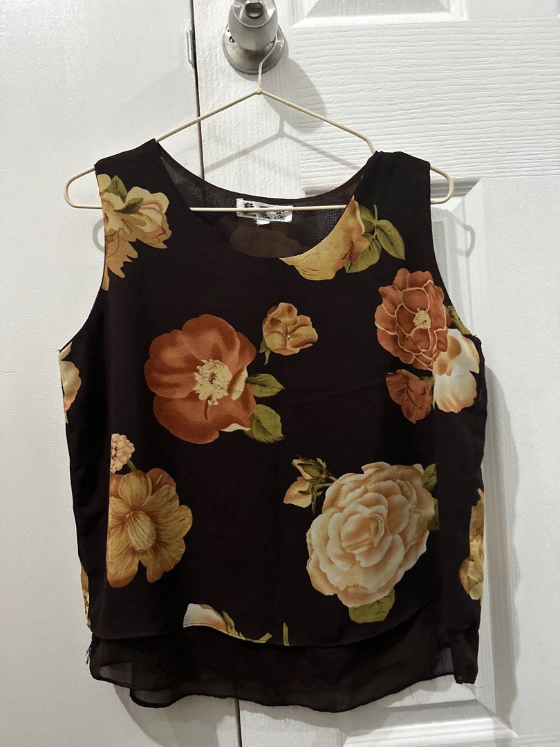 Summer Flower Sleeveless (Category: Sleeveless) located in Quezon City. Submitted by erte_ph (Listing ID 1349478855, Image 1). Description: — no flaws — Actual color may vary due to lighting — Please manage your expectations, these are all pre-loved — No bogus buyer and joy reserver.
