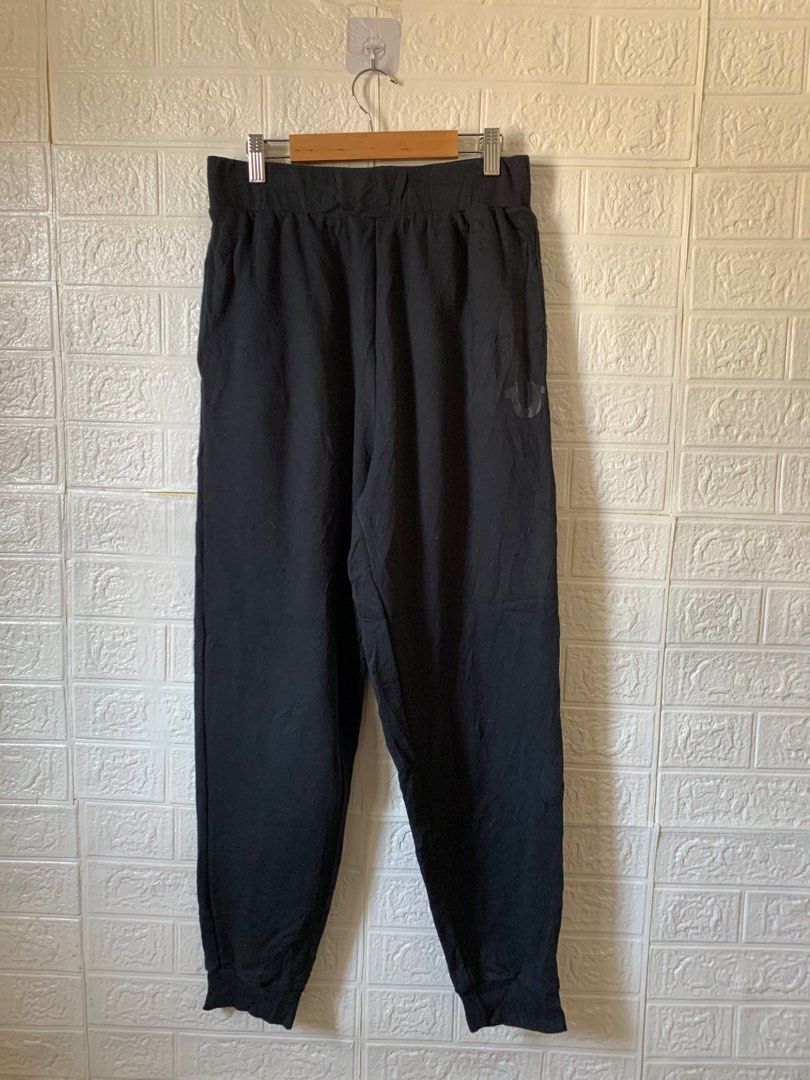 True Religion Sweat Pants | Size M 13x39" (Category: Joggers) located in General Trias. Submitted by zrchustle.604 (Listing ID 1349440132, Image 1). Description: No issue.