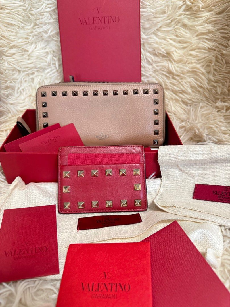VALENTINO CARD HOLDER &LONG WALLET (Category: Luxury Bags & Wallets) located in Manila. Submitted by raila.bags (Listing ID 1349375856, Image 2). Description: .