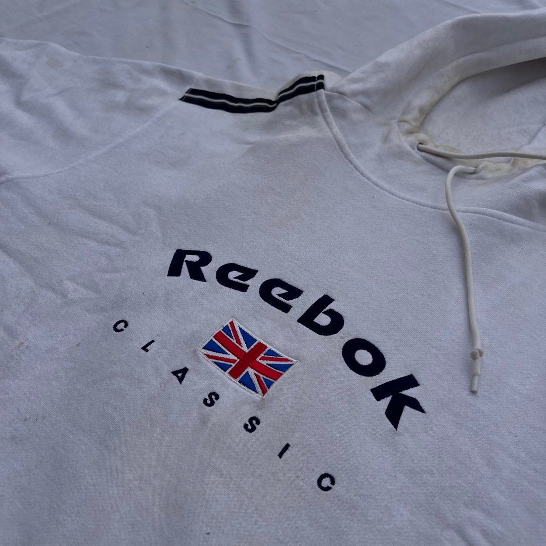 00’s Reebok Classic Hoodie (Category: Coats, Jackets and Outerwear) located in Manila. Submitted by gelodeclutterist (Listing ID 1349608996, Image 1). Description: For sale! 00’s Reebok Vintage Classic Pull over Hoodie Size L to XL Issue: Washable Stain Fix price Can do meet-ups around Manila or ship via JNT/Lalamove 799 only + SF Take note: Color may vary due to lighting.