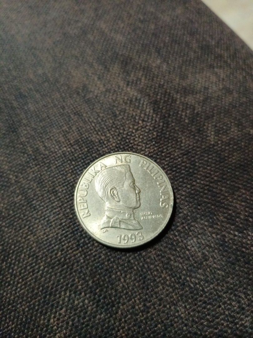 5 peso coin 1993 Pterocarpus Indicus (Category: Currency) located in Cavite. Submitted by harveycaraan (Listing ID 1349704727, Image 2). Description: 5 peso coin 1993 Pterocarpus Indicus.