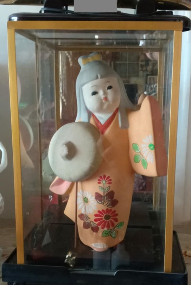 *NEGOTIABLE* Vintage Decor Japanese (Category: Other Home Decor) located in Paranaque City. Submitted by niustar (Listing ID 1349638580, Image 1). Description: Antique Decor Japanese DEAL METHOD: Pick-Up On Site (Helper Needed & Shoulder by Buyer) *DETAILED SHOTS OF THE ITEM CAN BE REQUEST*.