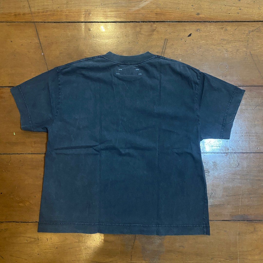 Beuter Vintage Style Tee (Category: Tshirts & Polo Shirts ) located in Quezon City. Submitted by 003___ (Listing ID 1349561538, Image 2). Description: Width: 24 in Length: 26.5 in Issue: Paint Stain .
