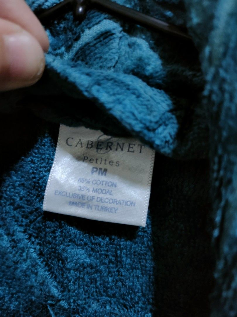Blue Green Adult Bathrobe (Category: Coats, Jackets and Outerwear) located in Valenzuela. Submitted by almiragaming29 (Listing ID 1349744819, Image 3). Description: Blue Green (Sosyala) Adult Bathrobe Onesize on tag, can fit S-L | 65% Cotton Euc, signs of usage and small white sa sleeves part (see last pic) super nice po ng quality, mabigat yung tela and makapal Mine @340.