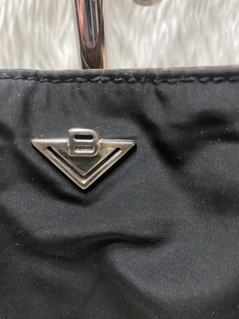 Botegga Veneta bag Authentic (Category: Luxury Bags & Wallets) located in Malolos. Submitted by yamaguchionline (Listing ID 1349734776, Image 2). Description: Bought in Japan guaranteed authentic money back if proven fake.very nice in actual.please respect my ads.