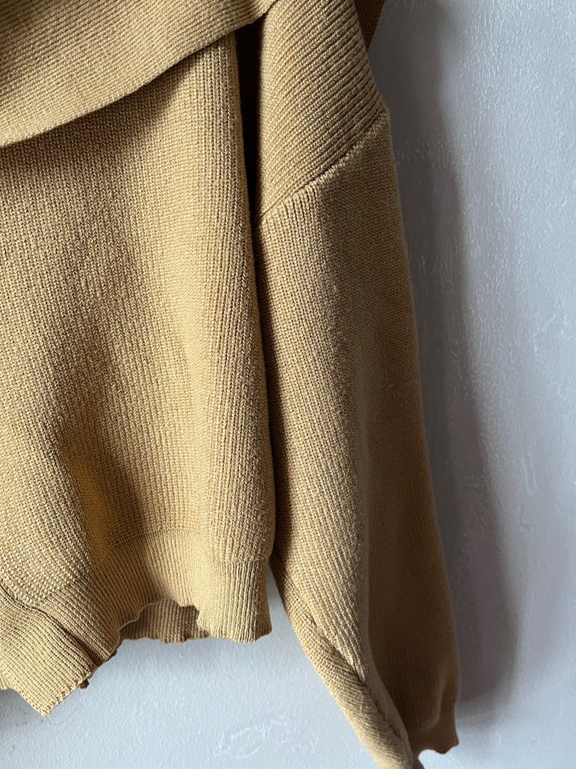 Brown Knitted Cardigan Longsleeve (Category: Coats, Jackets and Outerwear) located in Manila. Submitted by declutterwithh (Listing ID 1349614095, Image 3). Description: RFS: Decluttering Good as new Good for office outfit and outwear.