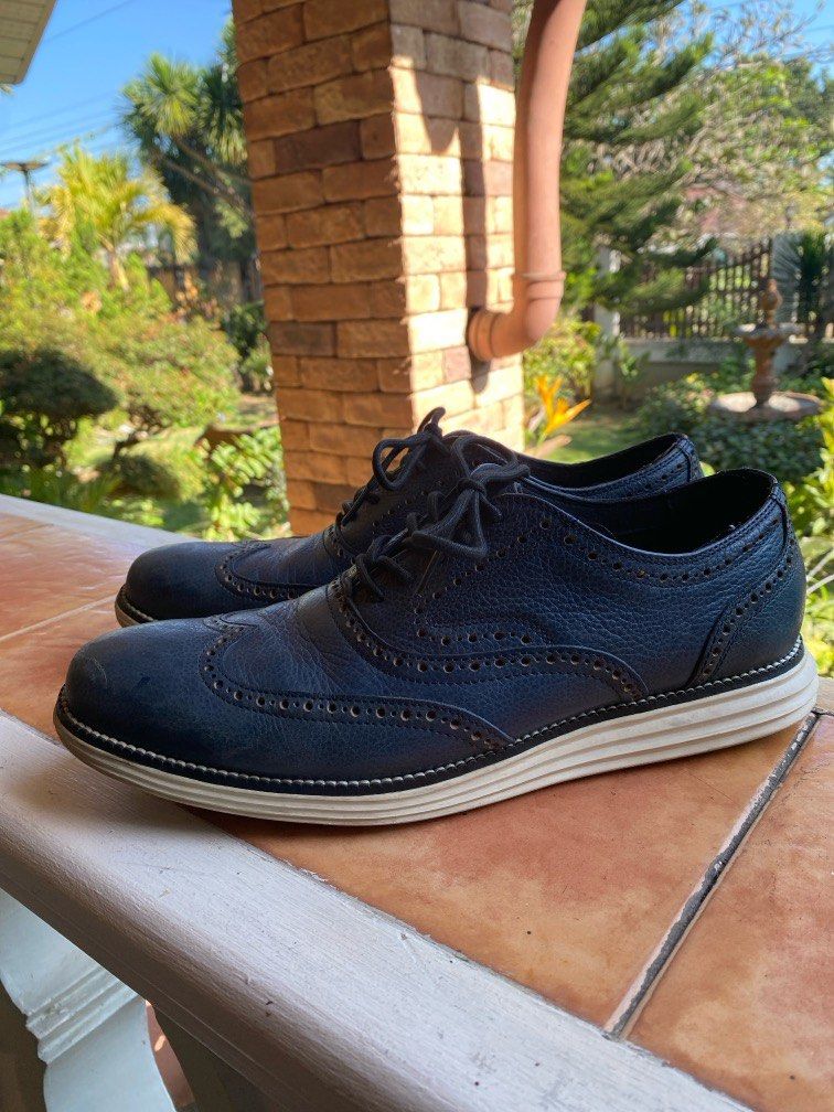 Cole Haan Blue Wingtip Lunarlon (Category: Dress Shoes) located in San Isidro. Submitted by cocococobebebebe (Listing ID 1349559656, Image 2). Description: Loved this shoe. Bought in the US. Has that previous LunarLon midsole. It's comfortable to use, and easy to pair with your fit. RFS, masikip na sakin .