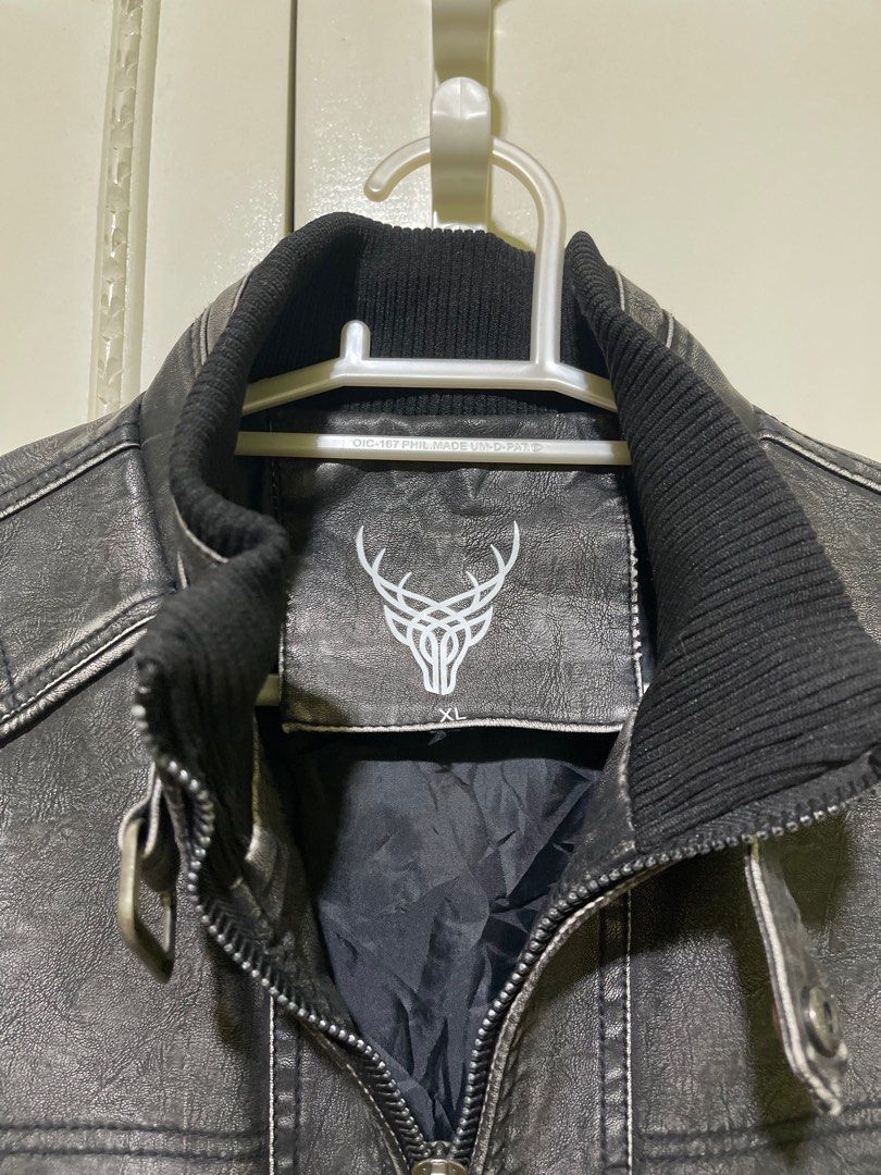 DISTRESSED FADED MOTO BIKER LEATHER JACKET (Category: Coats, Jackets and Outerwear) located in Quezon City. Submitted by rociococo (Listing ID 1349714446, Image 2). Description: - L TO XL MENS - 23.5 PIT TO PIT, 28 LENGTH - 19 SHOULDERS, 26.5 SLEEVES - SMALL CRACK AT THE BACK.