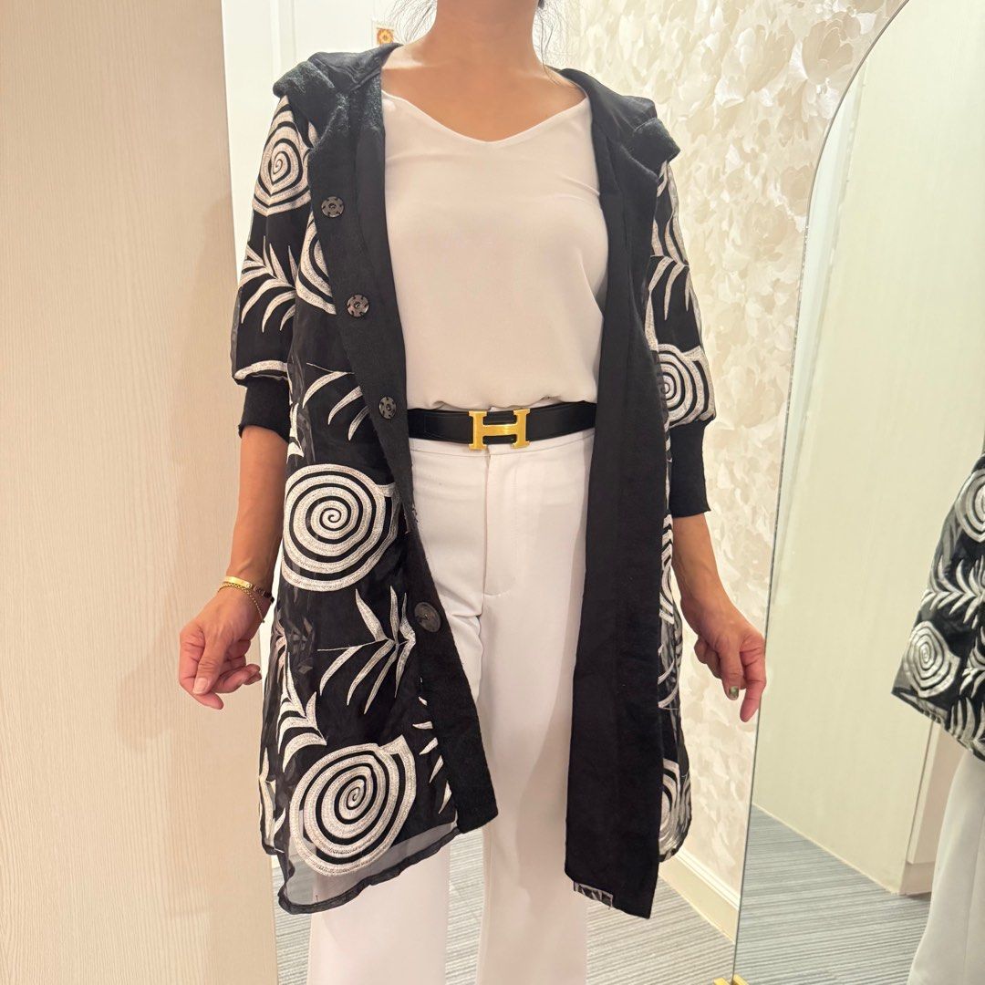Dress Coat with Hood (Category: Coats, Jackets and Outerwear) located in Manila. Submitted by glam4less (Listing ID 1349725718, Image 1). Description: M-L Dress coat with hood * Payment first for item/s (no COD) * No return, No exchange * Most are used/thrifted while some are barely used items so please manage your expectations * Items are washed & ready to wear 💰MODE OF PAYMENT💰 * Gcash * Maya * BPI * Security Bank 🚚 MODE OF DELIVERY 🚚 J&T a