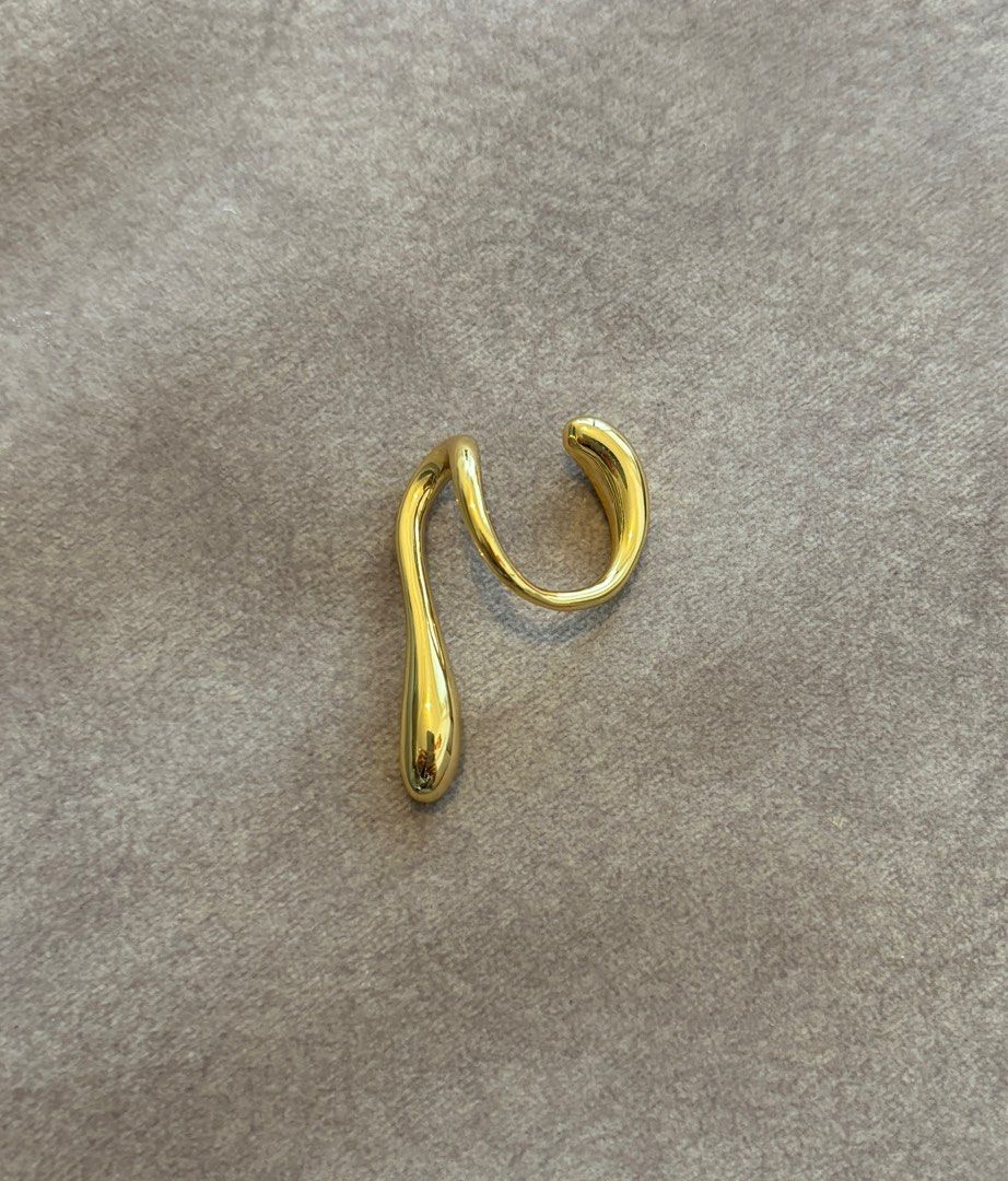 ear cuff fold (double function ring) （分類：耳環）位於 Hong Kong。 由 thea.kiki.521 提交（商品編號 1349637923，圖片 2）。簡介： New。