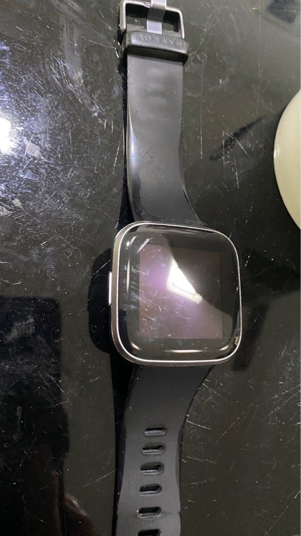 Fitbit versa 2 (Category: Wearables & Smart Watches) located in Singapore. Submitted by kelblack_trd (Listing ID 1349587743, Image 3). Description: Battery working well and watch well used. Can meet at preferred place to deal. Cash upon delivery .