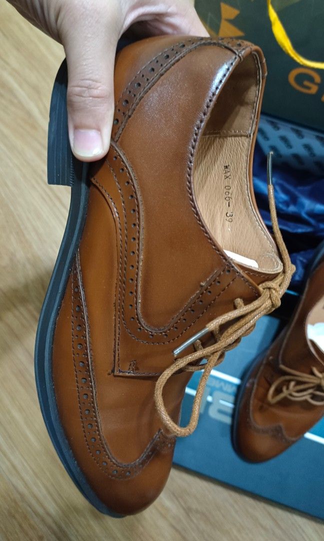 Gibi leather oxford shoes (Category: Dress Shoes) located in Manila. Submitted by donbarero (Listing ID 1349563830, Image 3). Description: Genuine leather, oxford shoes for men. once lang ginamit sa kasal. See photos for info. No issue..