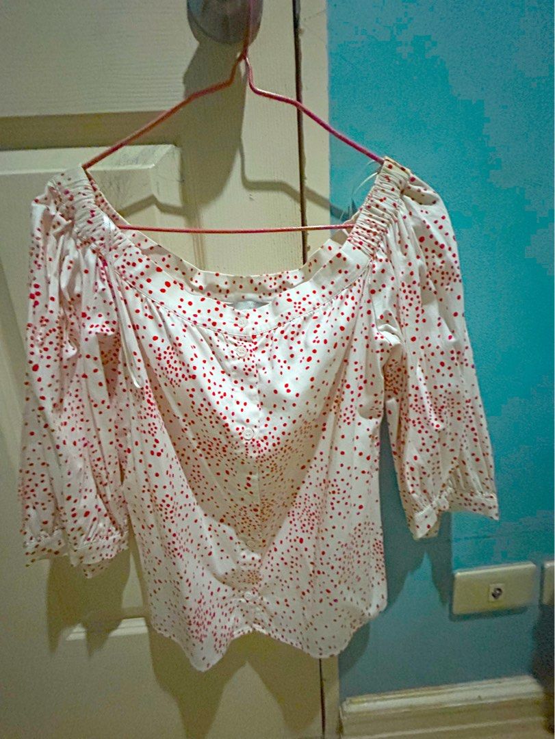 H&M offshoulder blouse (Category: Blouses) located in Quezon City. Submitted by maracles (Listing ID 1349639899, Image 1). Description: .
