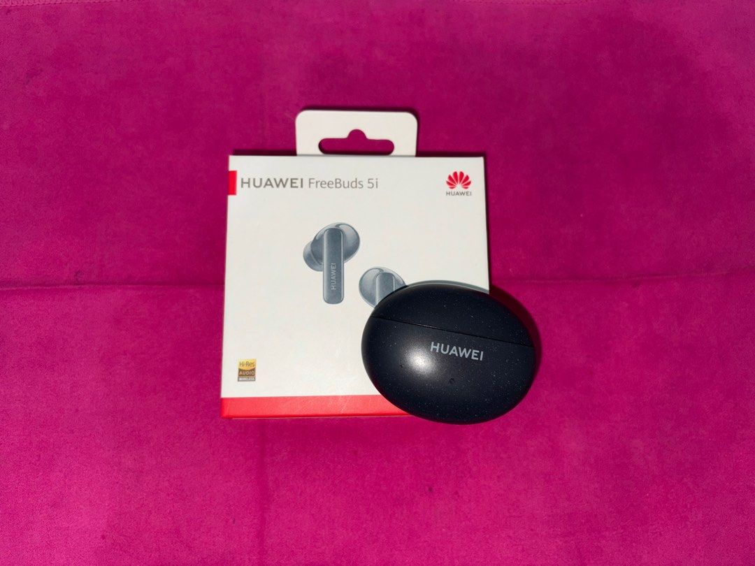 Huawei FreeBuds 5i (Category: Headphones & Headsets) located in Rizal. Submitted by _clen009 (Listing ID 1349648709, Image 3). Description: FOR SALE ONLY YES AVAILABLE HANGAT NAKA POST PA! Huawei freebuds 5i Condition 8.5/10 Still in good condition Left buds running good 10/10 Right buds running 8/10 Minor issues sa right buds mas madali na sya ma lowbat around 2 to 3 hours nalang. But the music solid parin sya and yung noise canceling nya superd