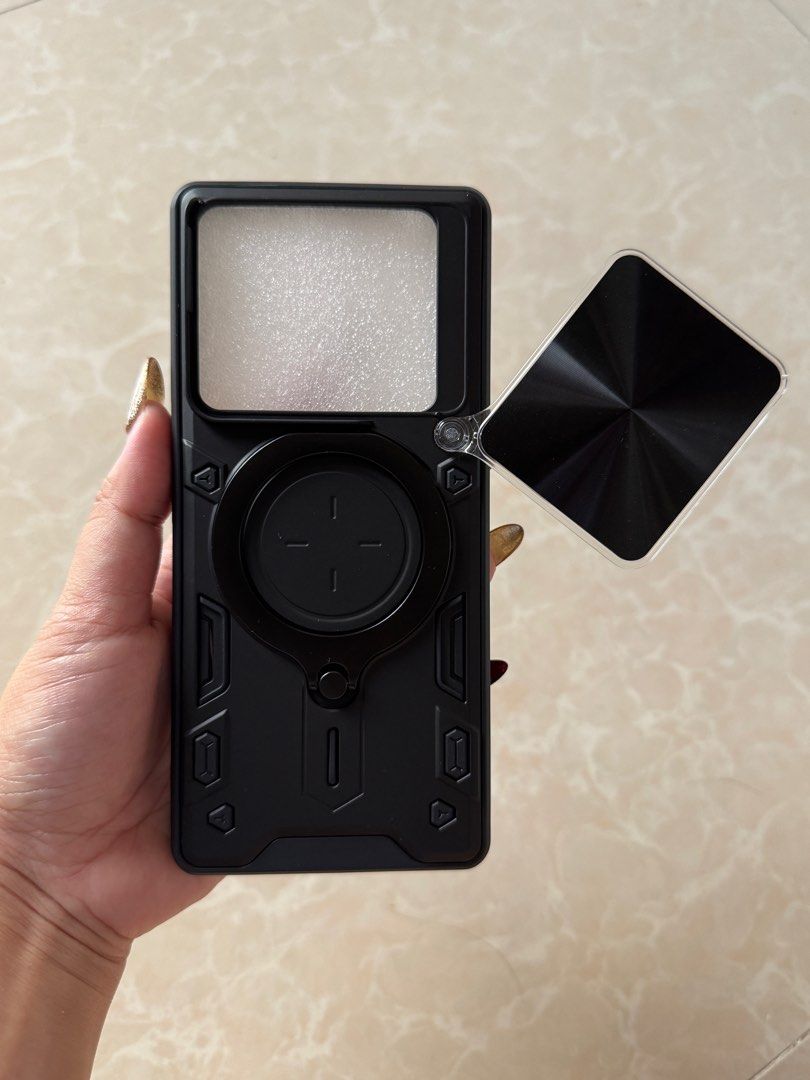 Infinix Note 40 Pro Plus Magnetic Case (Category: Cases & Sleeves) located in Quezon City. Submitted by poleng08 (Listing ID 1349632200, Image 2). Description: Brand new Features: - Magnetic case - Rotating stand - Back camera cover Rfs: bought the wrong variation Can ship via Lalamove for SDD 📍Quezon City.