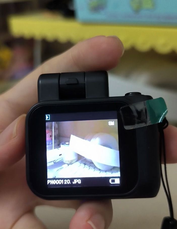 japan mini digital camera (Category: Cameras) located in Quezon City. Submitted by japanandsingaporeluxepreloved (Listing ID 1349575752, Image 2). Description: sd card for sale too.