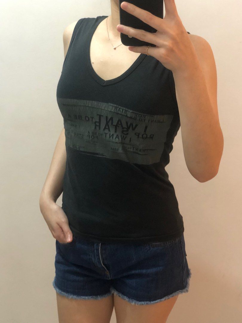 Lee Tee Top in black (Category: Blouses) located in Marikina City. Submitted by haponezza (Listing ID 1349647617, Image 3). Description: Y2k Lee Tee Top in black What you see is what you get! .