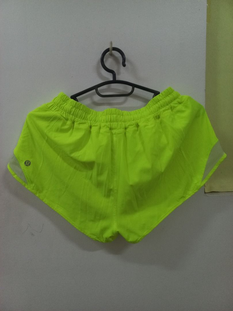 Lululemon Hotty Hot Shorts 4" (Category: Activewear) located in Quezon City. Submitted by revivingstuff (Listing ID 1349662857, Image 2). Description: Dot 8 like new.