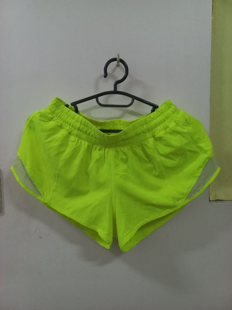 Lululemon Hotty Hot Shorts 4" (Category: Activewear) located in Quezon City. Submitted by revivingstuff (Listing ID 1349662857, Image 1). Description: Dot 8 like new.