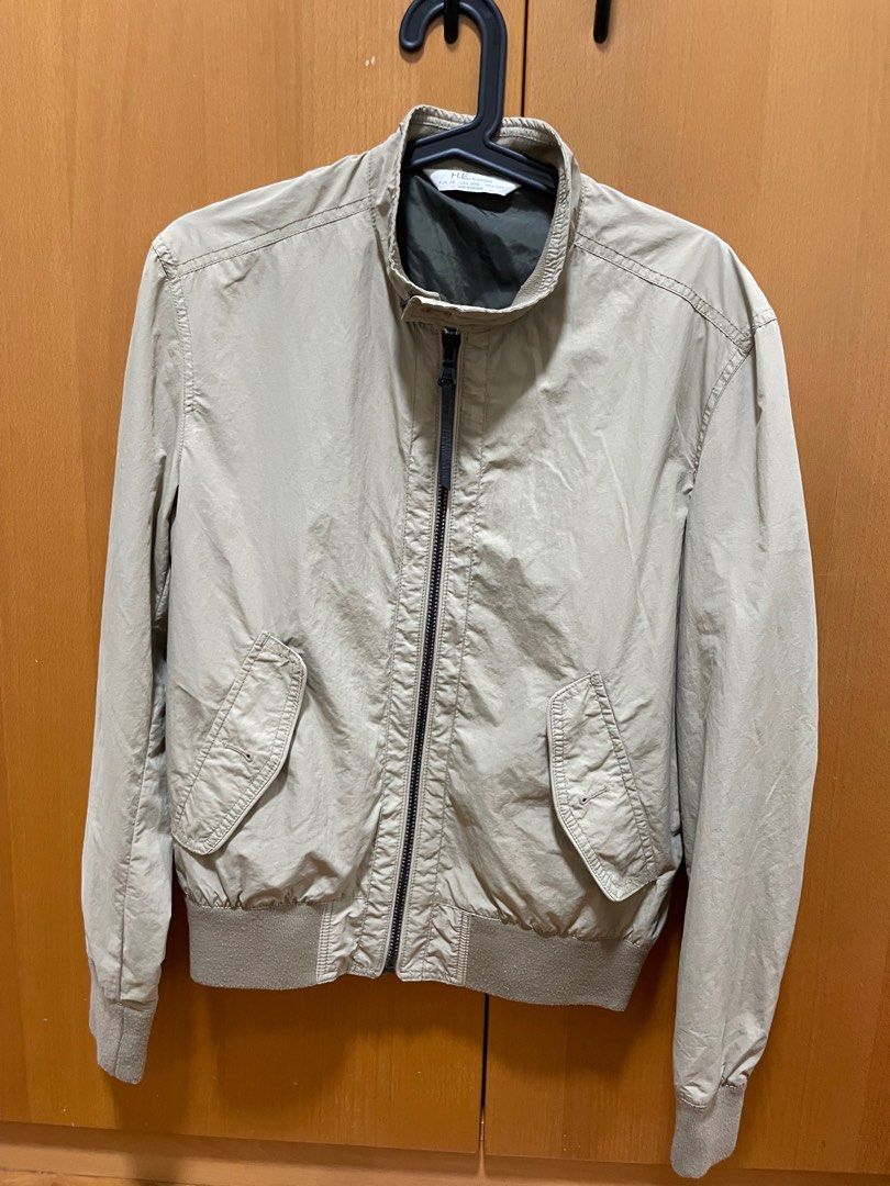 Mango Jacket (Category: Coats, Jackets and Outerwear) located in Singapore. Submitted by twinnies.sg (Listing ID 1349709797, Image 1). Description: .