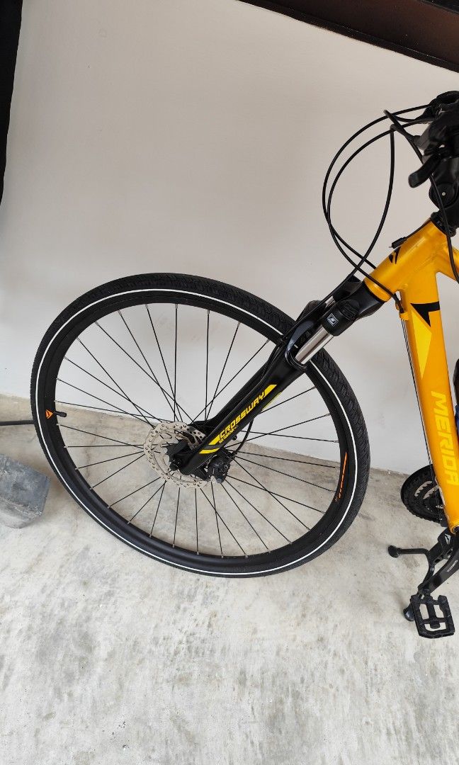 MERIDA (Category: Bicycles) located in Singapore. Submitted by okkarpyaep16132 (Listing ID 1349641815, Image 6). Description: MERIDA CROSSWAY 20.