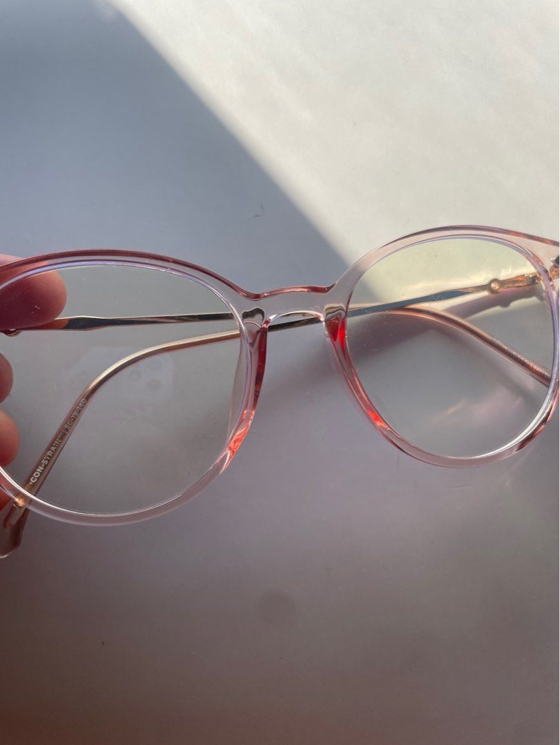 Metrosunnies Pink Glasses (Category: Sunglasses & Eyewear) located in Cavite. Submitted by _nicoffee (Listing ID 1349716581, Image 2). Description: -Eyeglass only no bag included.