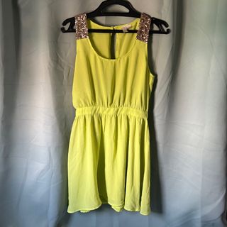 (Category: ) located in . Submitted by minidressmonster (Listing ID 1349592324, Image 1). Description: .